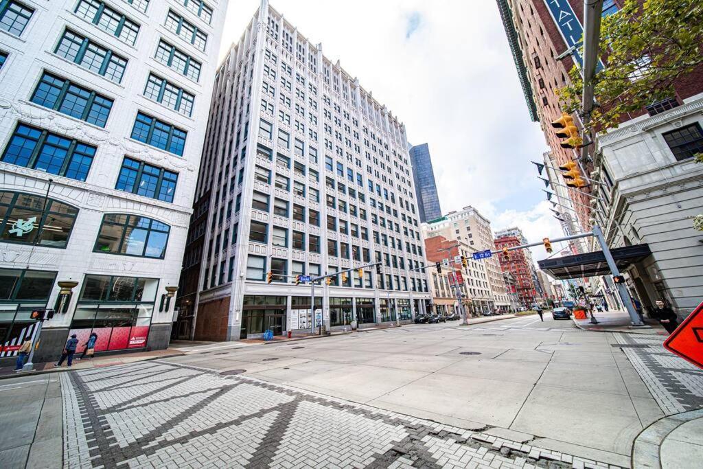 415- Heart Of Dt With Free Heated Pool & Steam Plus Gym Apartment Cleveland Exterior photo