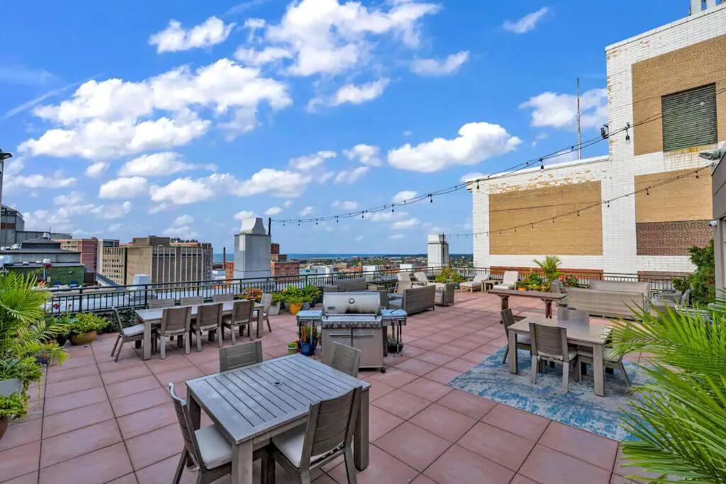 415- Heart Of Dt With Free Heated Pool & Steam Plus Gym Apartment Cleveland Exterior photo